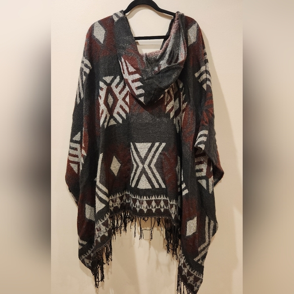 PROFILE APPAREL Hooded Sweater Poncho - Picture 2 of 4